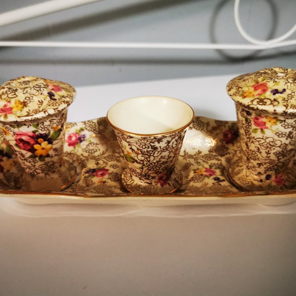 James Kent salt and pepper shaker set